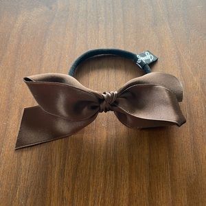 Jennifer Ouellette hair tie